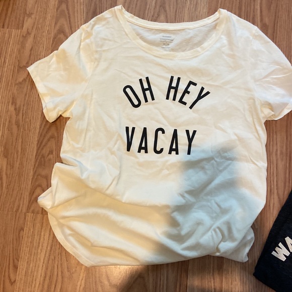 Four Old Navy graphic tees - Picture 3 of 4